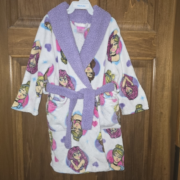 Disney Princess: Girl's Size-4 Robe, Pockets, Attached inner & outer ties/belts - Picture 7 of 15